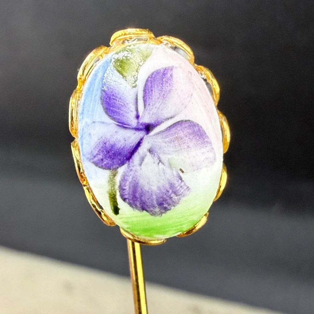Vintage Porcelain Stick Pin‎ Brooch Gold Tone Hand Painted Flower